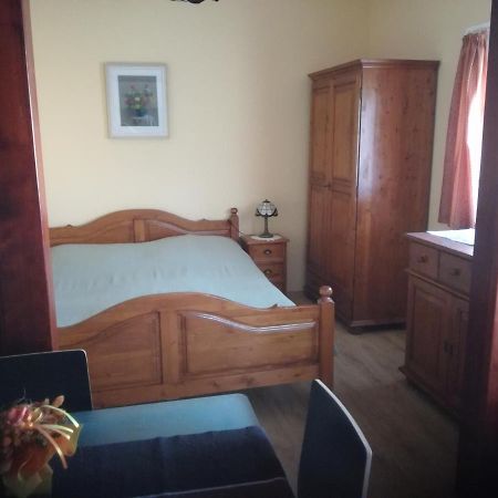Besenyei Apartman Sárvár 外观 照片