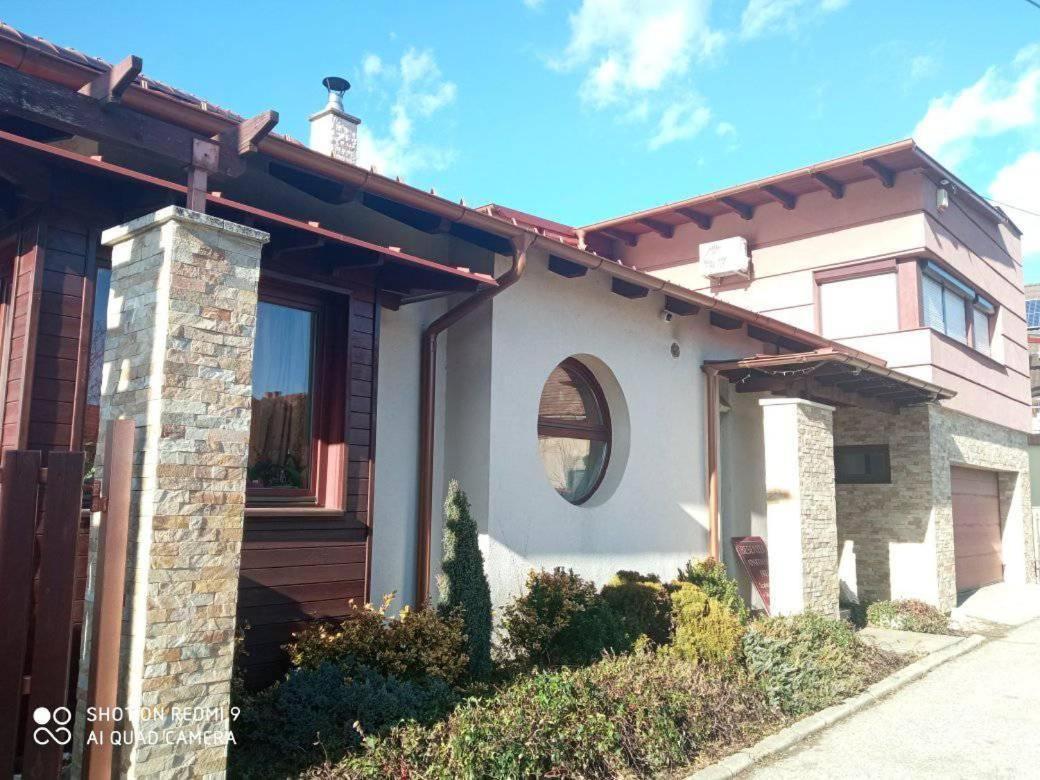Besenyei Apartman Sárvár 外观 照片